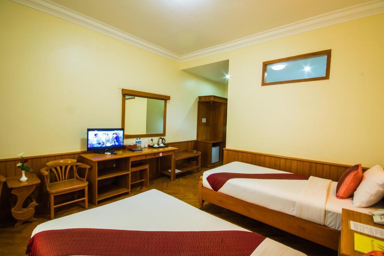 Win Unity Hotel Пин О Луин Екстериор снимка